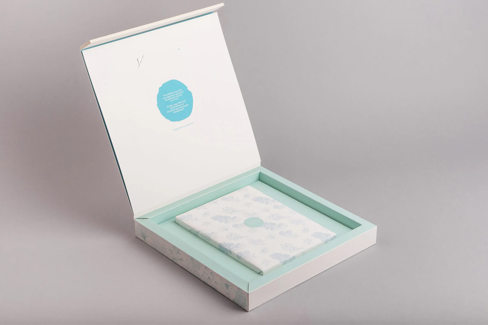 マグネット開閉式ギフトボックス