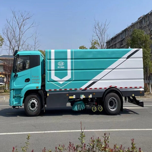 Pure Electric Street Sweeper - 画像 (4)