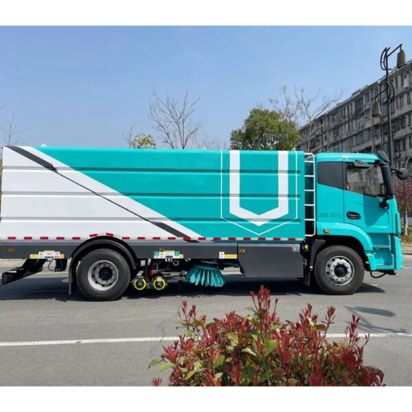 Pure Electric Street Sweeper - 画像 (2)