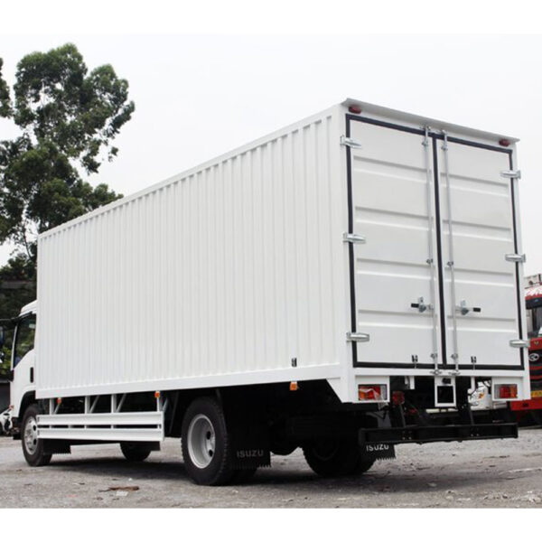 Custom Chevy Ford Isuzu Box Truck With Sleeper Crew Cab